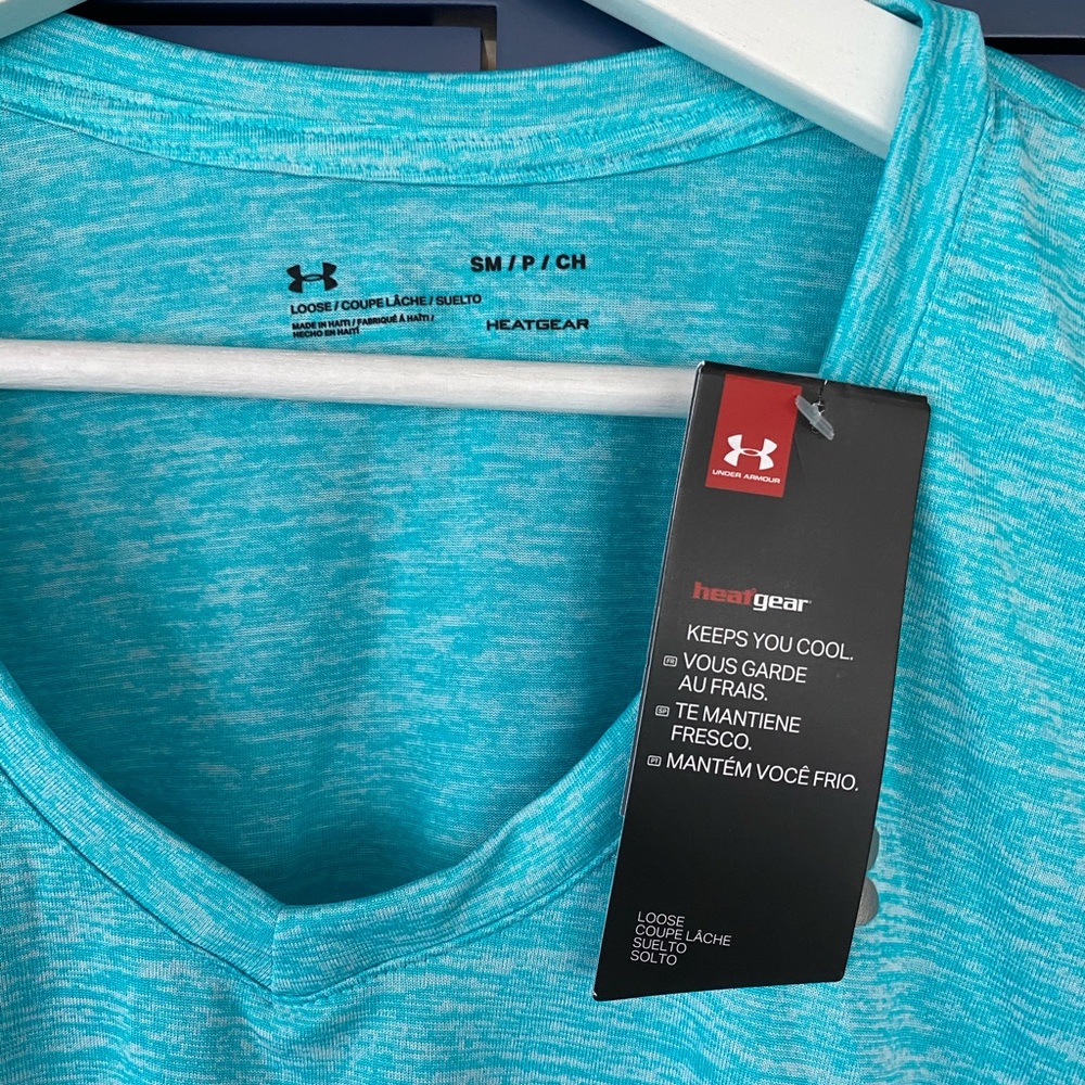 Under Armour V-neck NWT